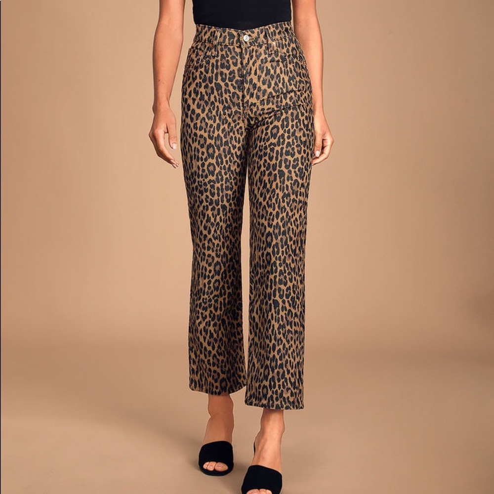 Levis ribcage leopard print jeans